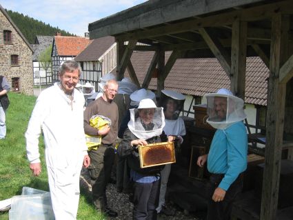 Nachwuchsimker im LWL Freilichtmuseum Hagen.